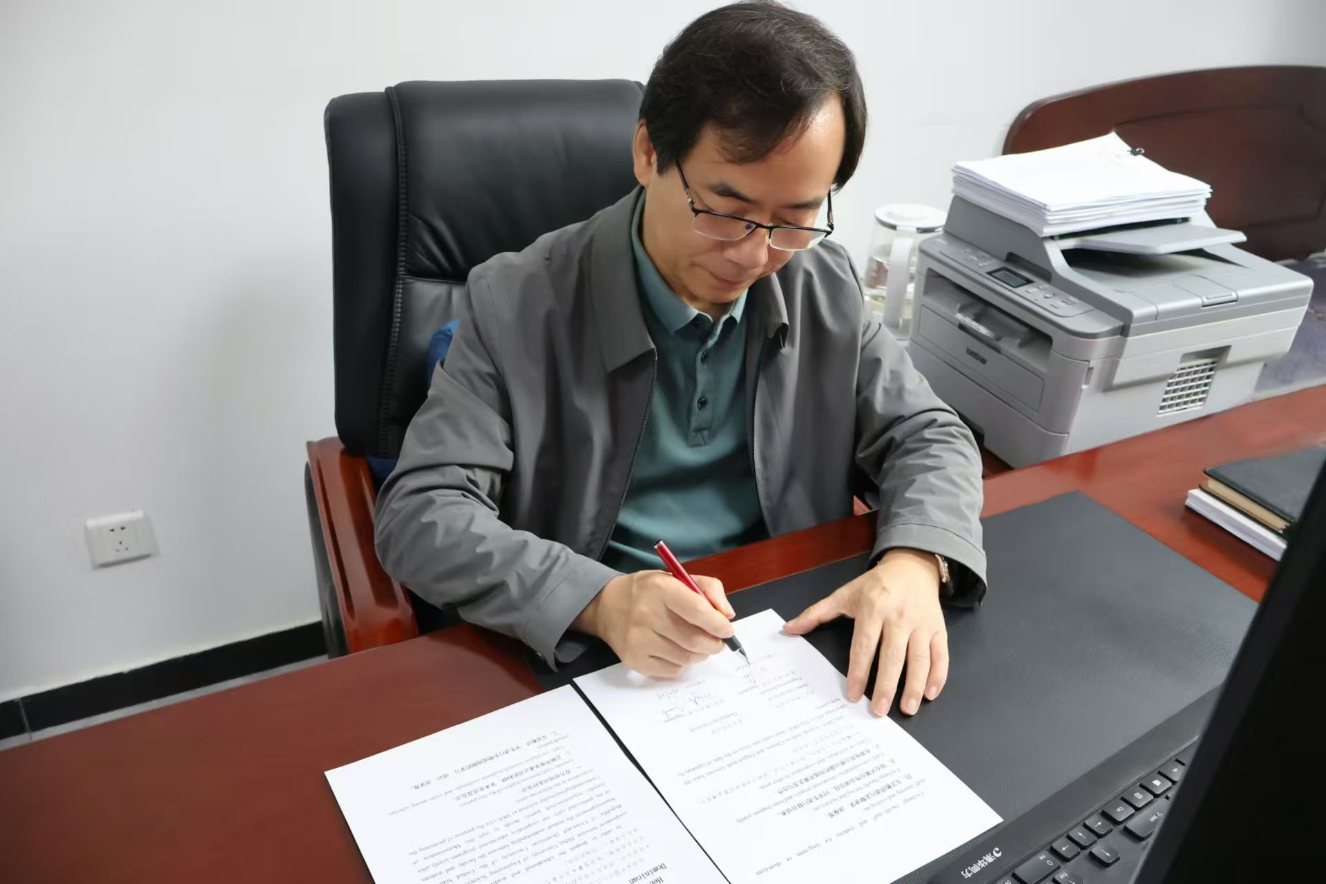 taptap与美国多米尼克大学签署合作备忘录